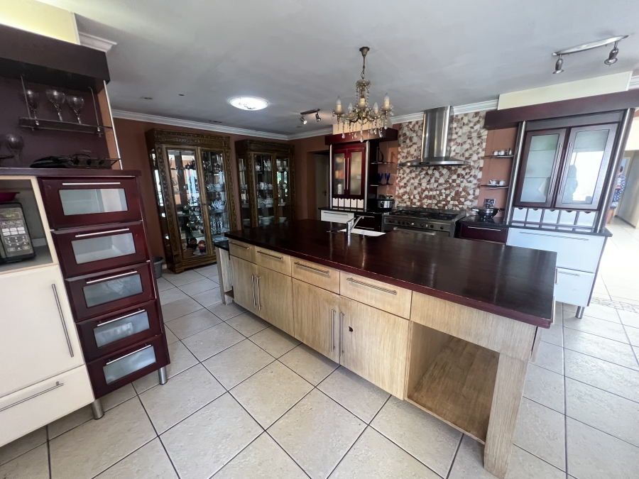 5 Bedroom Property for Sale in Vincent Heights Eastern Cape